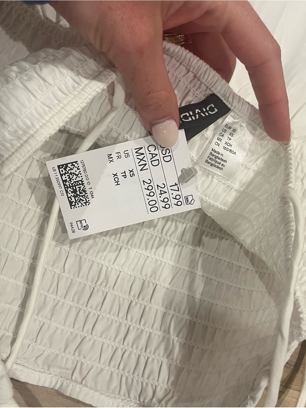 H&M smocked white dress with tie straps - Picture 4 of 5